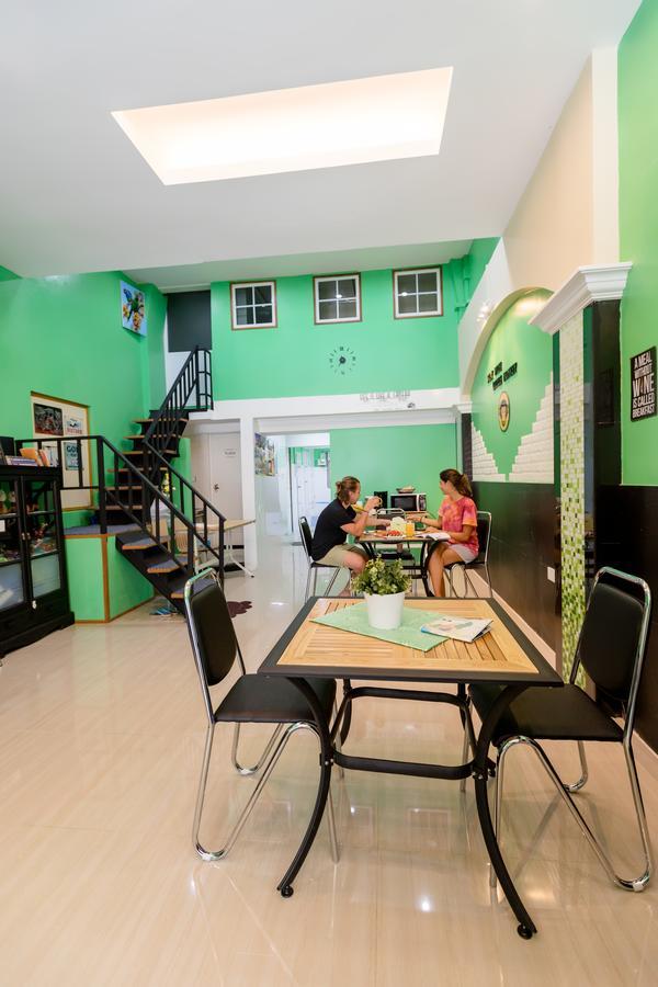 Little Monkey Hostel Rangoon Eksteriør billede