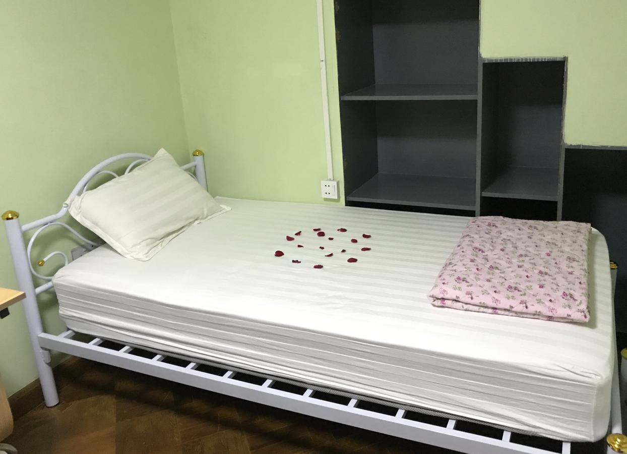 Little Monkey Hostel Rangoon Eksteriør billede